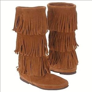 Minnetonka  3 layer fringe brown suede size 9